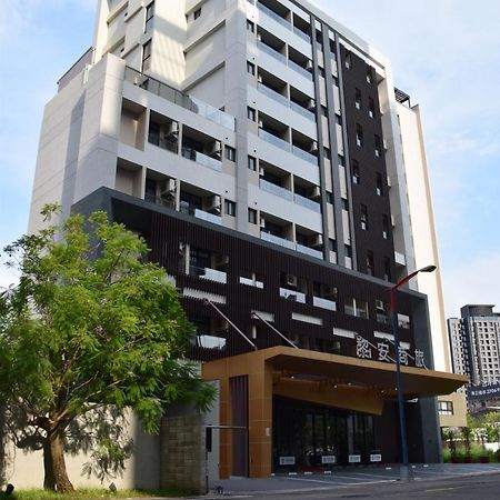 Liann Hotel Taichung Esterno foto