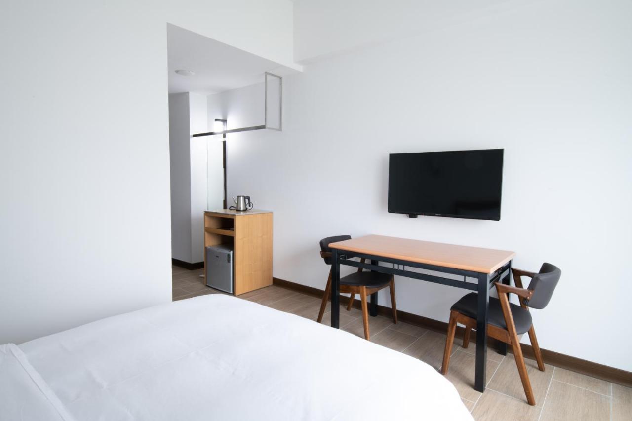 Liann Hotel Taichung Esterno foto