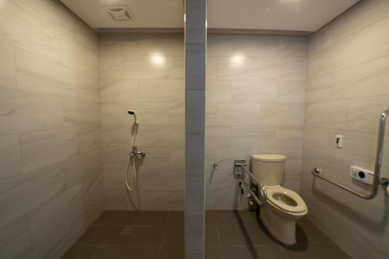 Liann Hotel Taichung Esterno foto