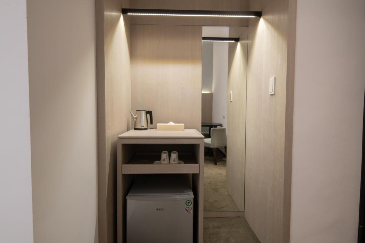 Liann Hotel Taichung Esterno foto