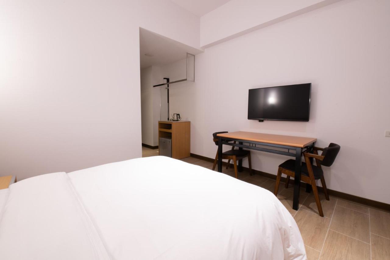 Liann Hotel Taichung Esterno foto