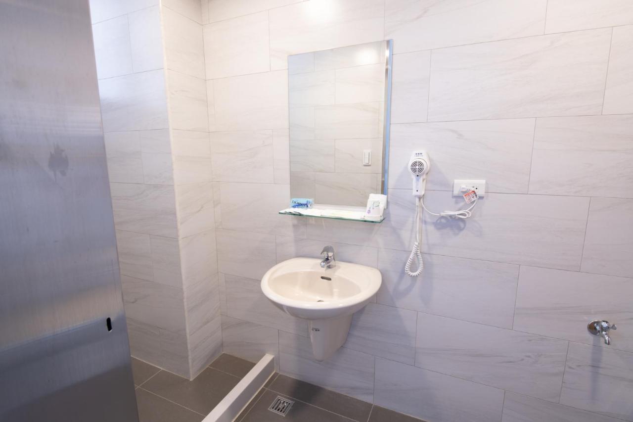 Liann Hotel Taichung Esterno foto