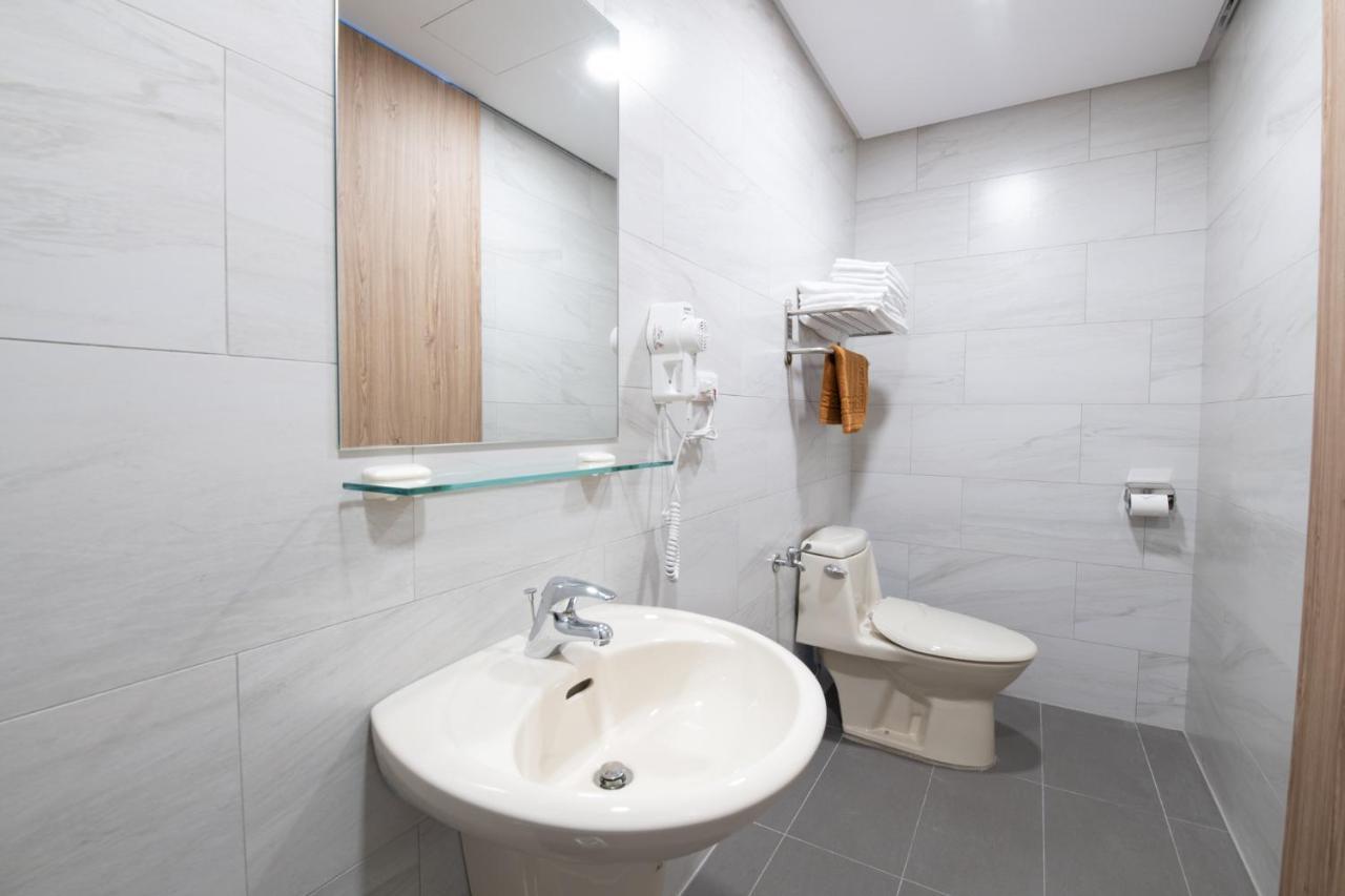 Liann Hotel Taichung Esterno foto