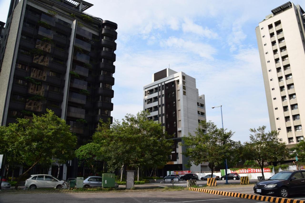 Liann Hotel Taichung Esterno foto